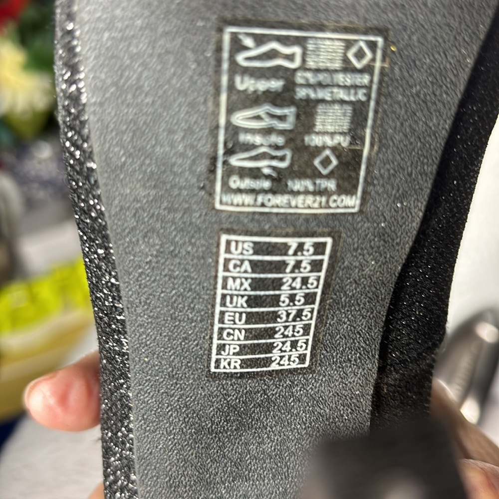 Heels size 7.5 - Picture 4 of 5
